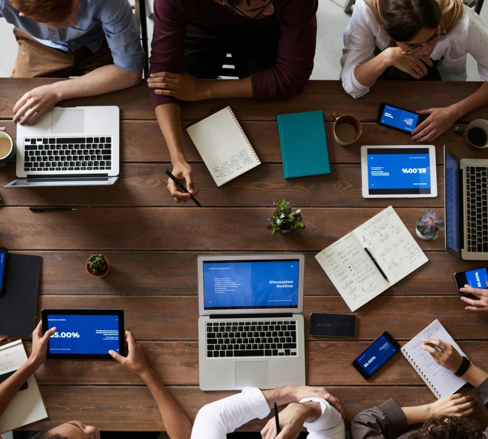 pexels-fauxels-3183150